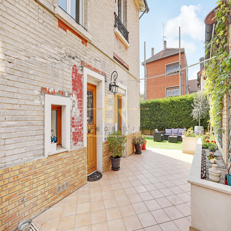 1 Rue Du Pont Godet 93200 Saint-denis France